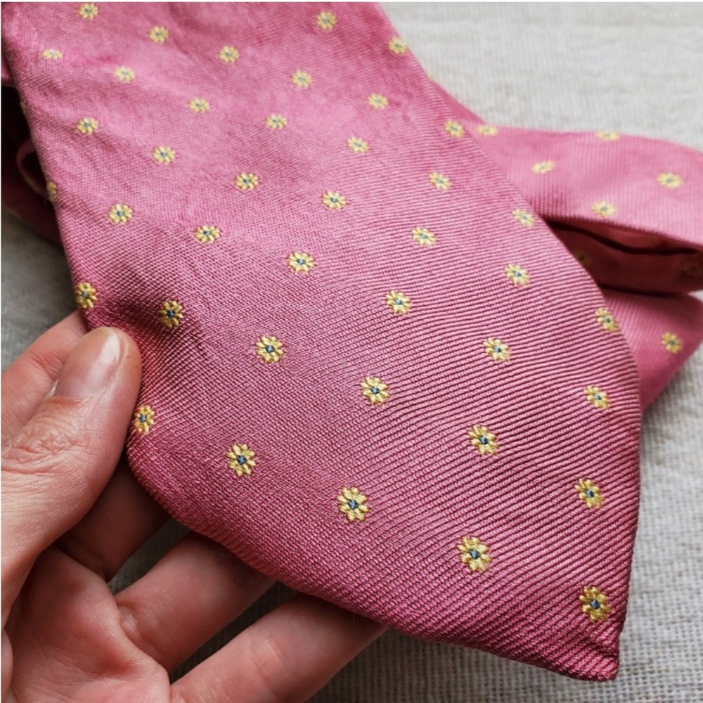 Brooks Brothers Italian Silk Micro Floral Pattern Necktie